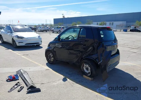 2015 Smart Fortwo Pure из США, поврежденный, VIN WMEEJ3BA7FK804191